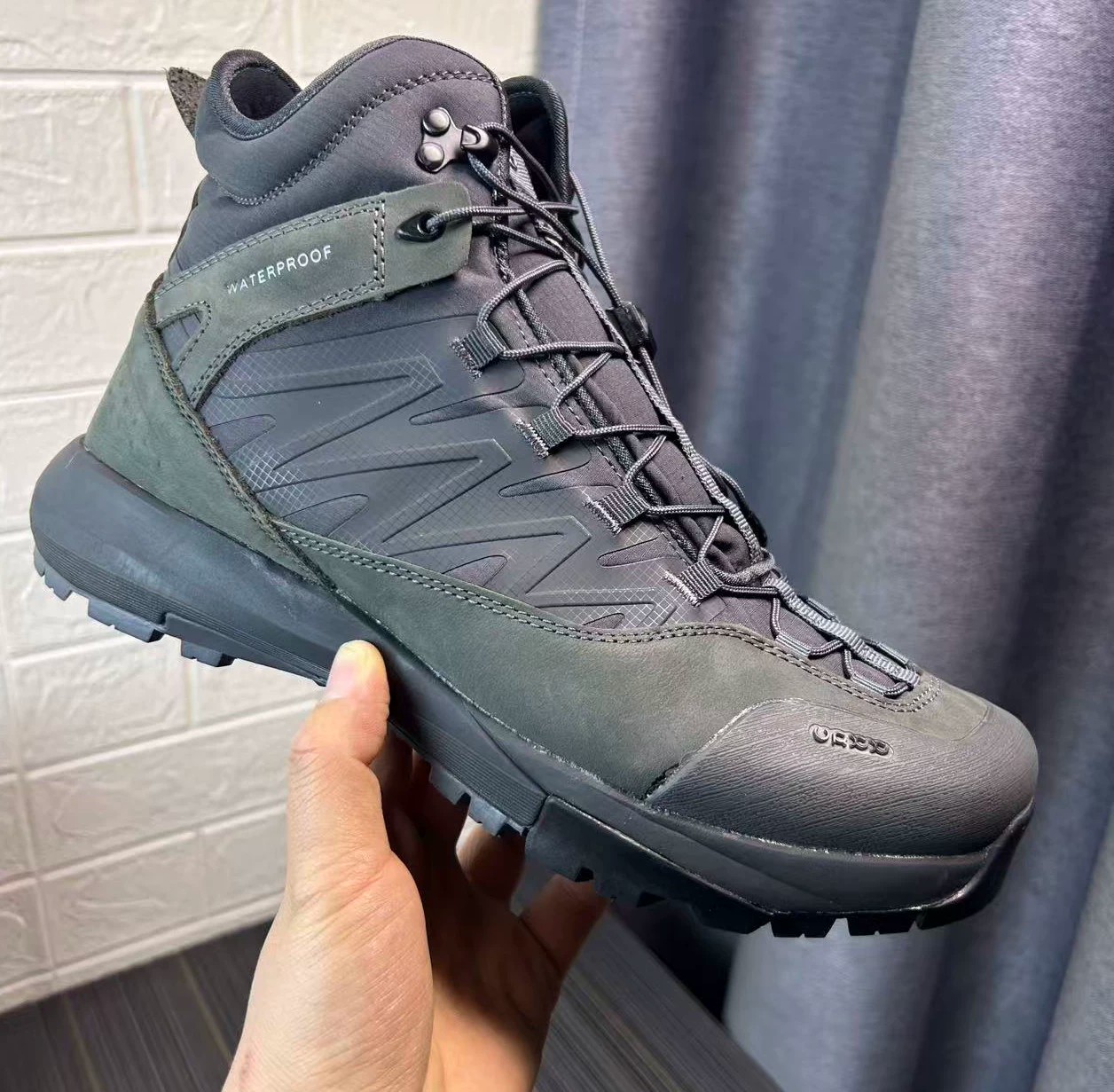 Streetwear Outdoor Brand - รองเท้าหนังหุ้มข้อสูงสำหรับเดินป่า ผู้ชาย แบรนด์หรู ดีไซน์ใหม่ทันสมัย รองเท้าผ้าใบสำหรับกิจกรรมกลางแจ้ง เดินป่า